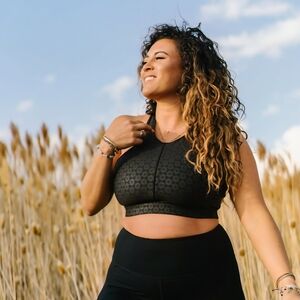 Zyia Active Women's Black Flower Power Sports Bra Size Medium Pullover Padded.